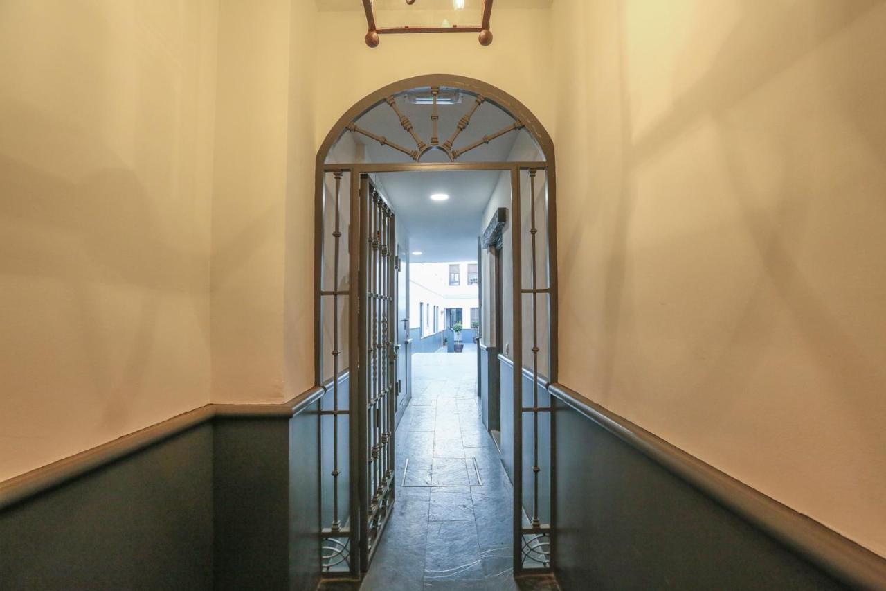 Apartamento Alfareria Seville Exterior photo